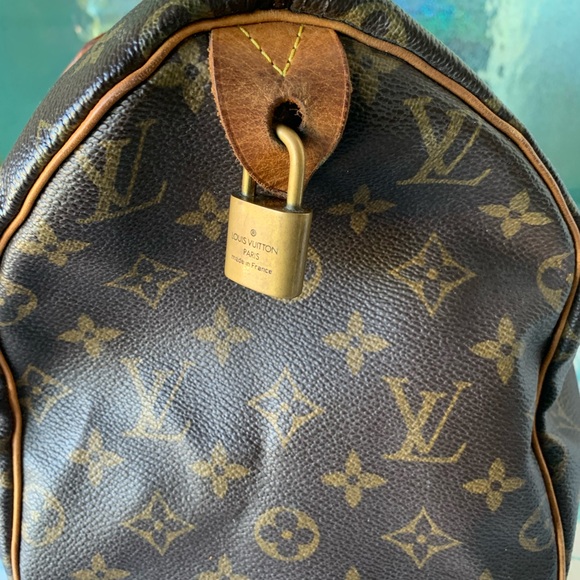 Louis Vuitton Brown Satchel with Iconic Monogram - Picture 4 of 14